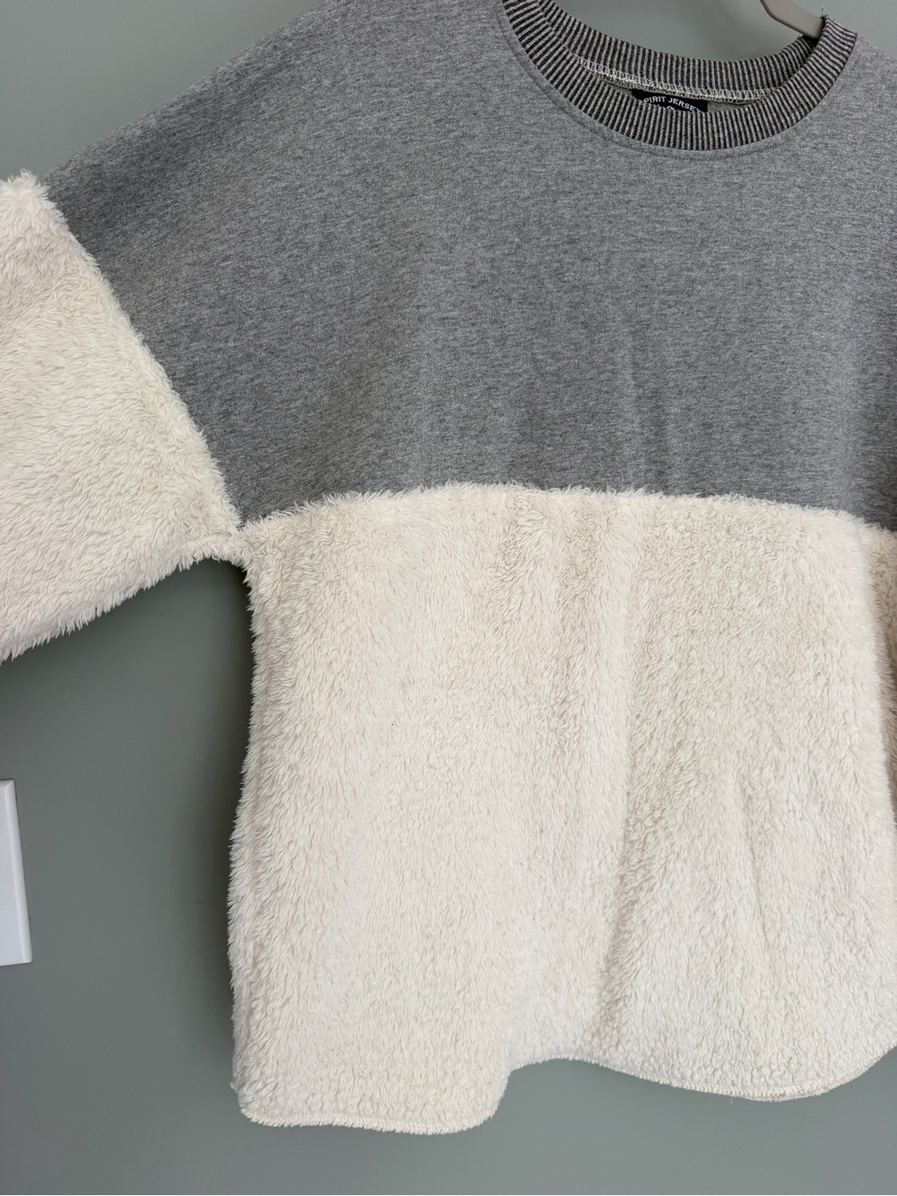 Spirit Jersey Killington Vermont Cozy Sherpa Gray White Sweatshirt Apres Ski - Picture 4 of 13